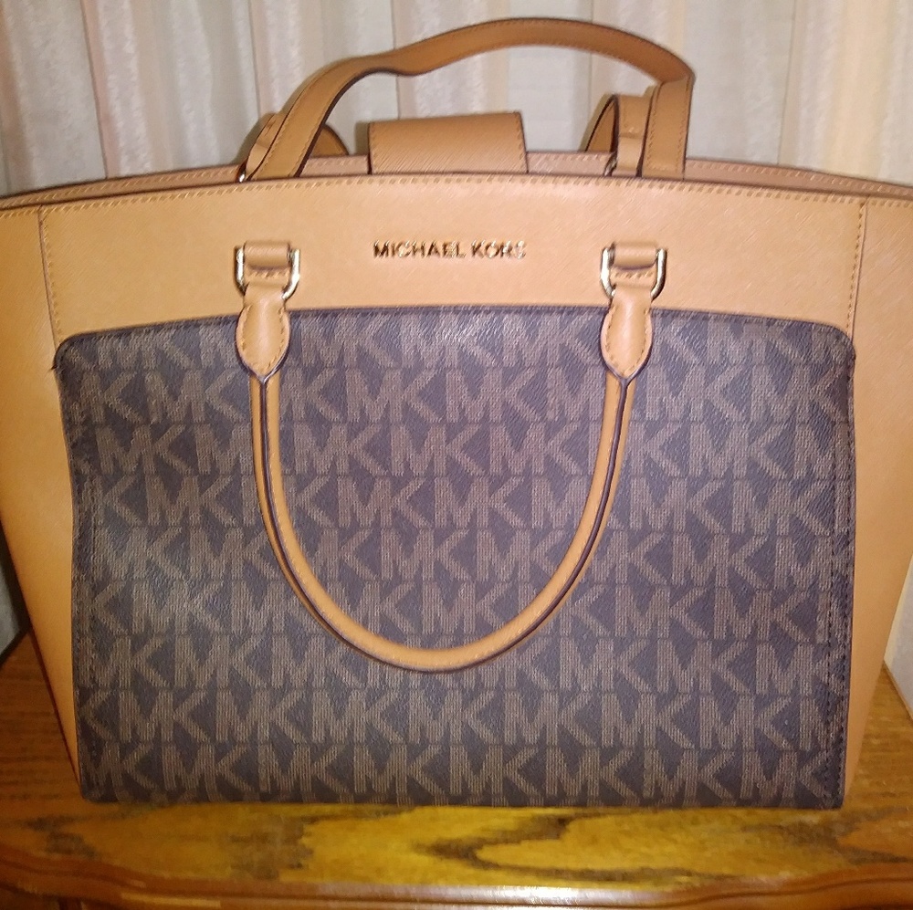 Michael kor large tote